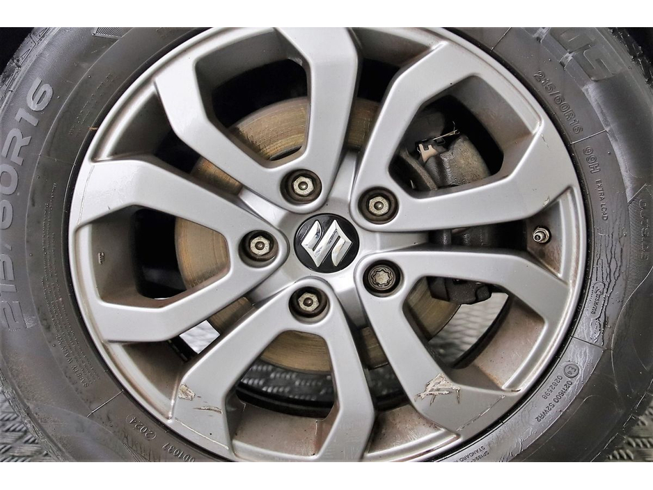 2023 Suzuki Vitara - image 24