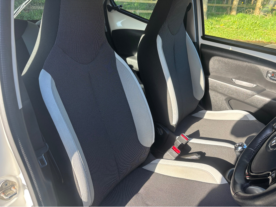 2016 Toyota Aygo - image 14