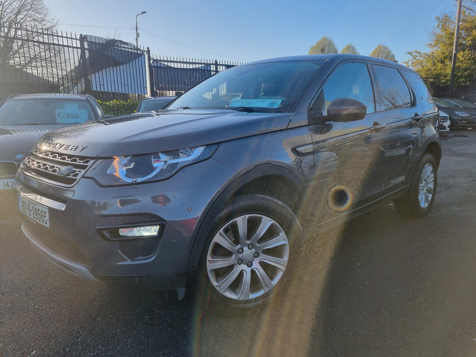 2016 Land Rover Discovery Sport - image 4