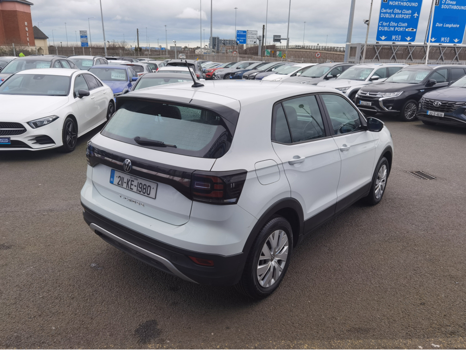 2021 Volkswagen T-Cross - image 4