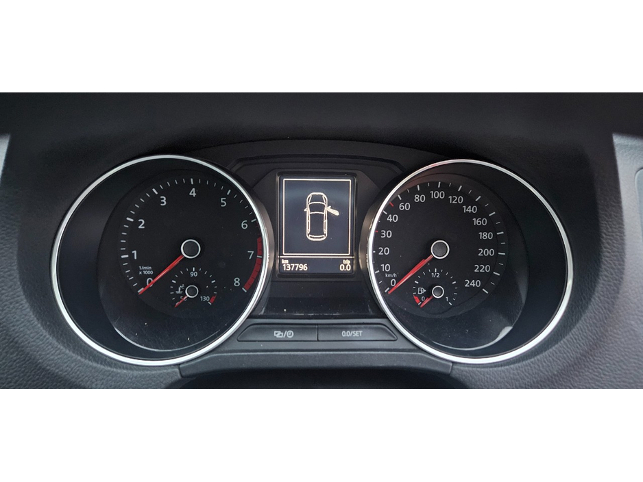 2017 Volkswagen Polo - image 28