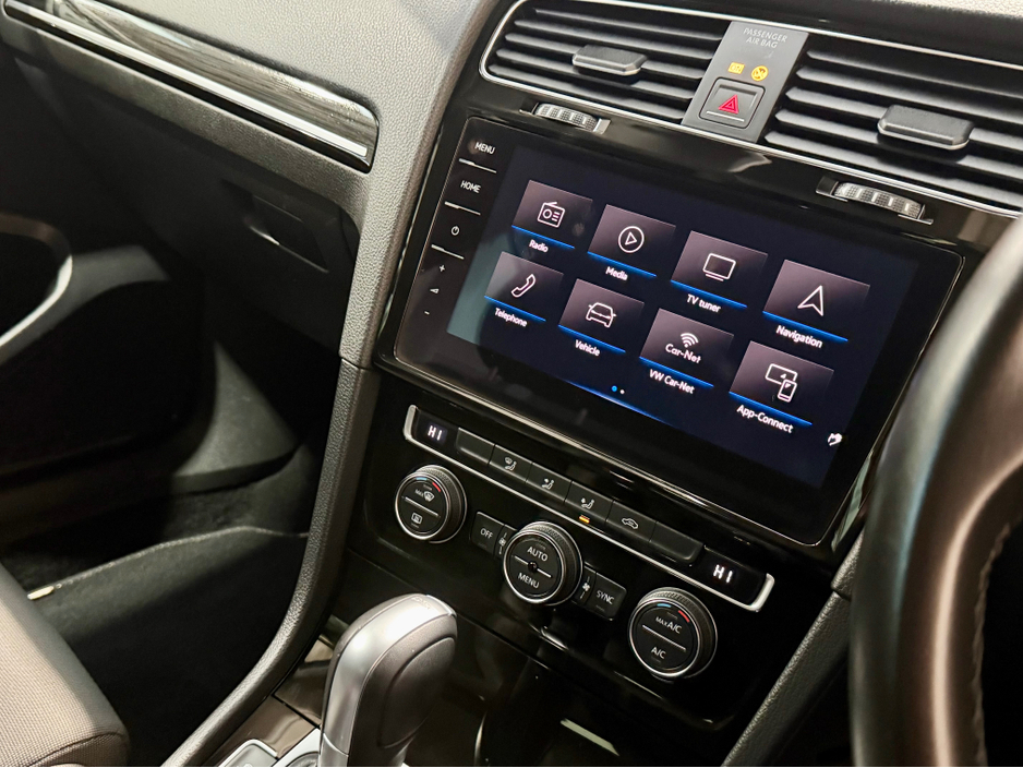 2018 Volkswagen Golf - image 7