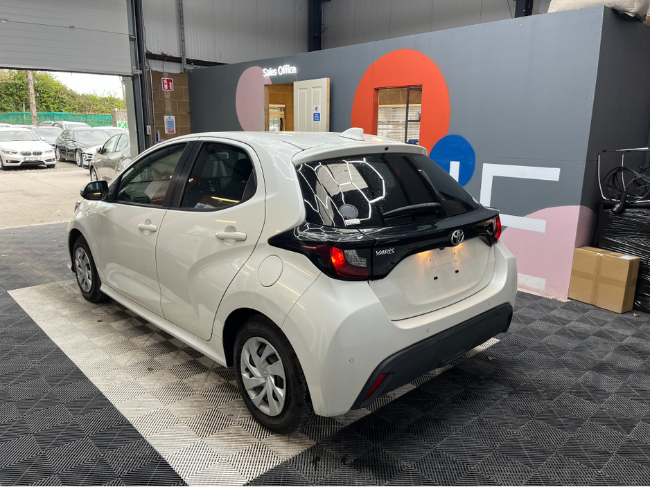 2020 Toyota Yaris - image 4