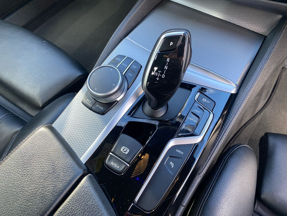 2020 BMW 5 Series - image 16