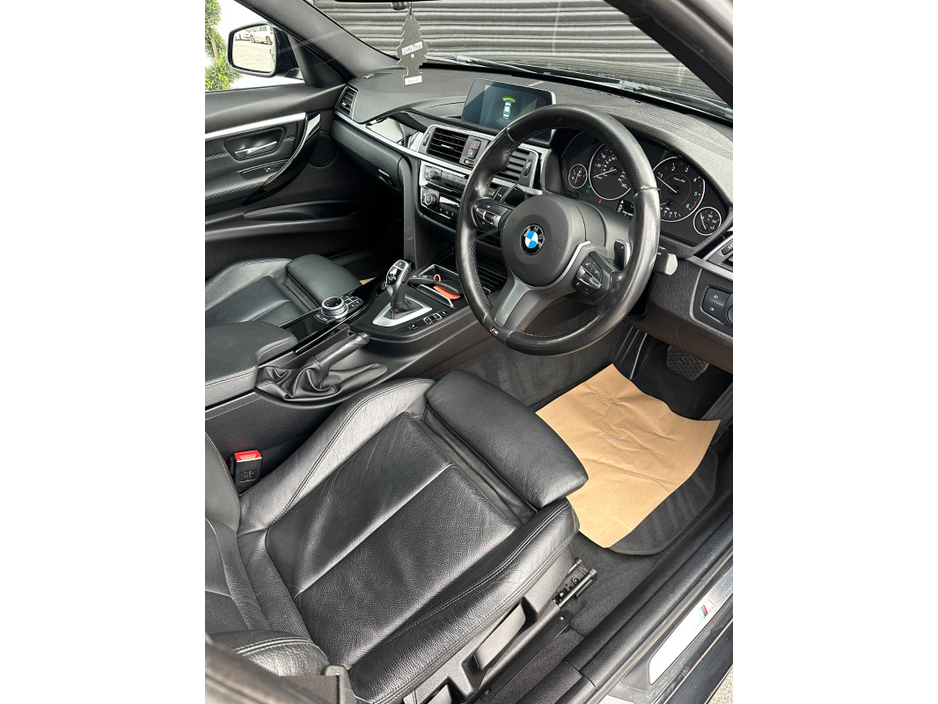 2019 BMW 3 Series - image 17