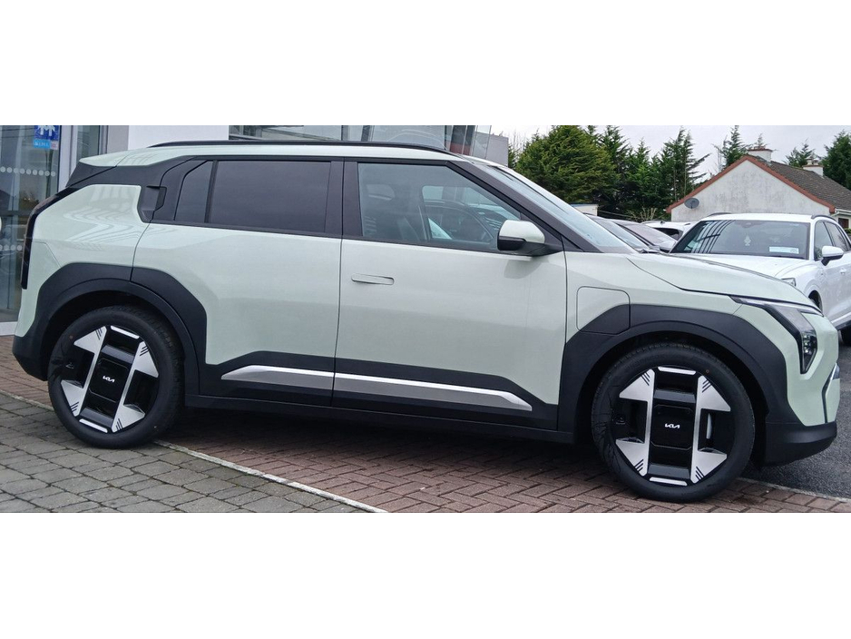 2026 Kia EV3 - image 2