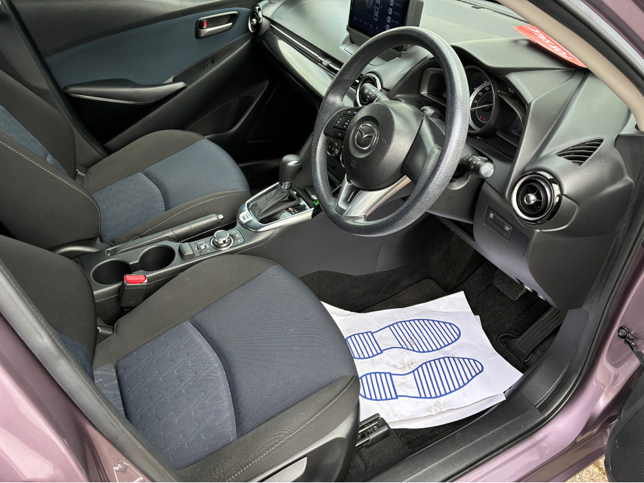 2015 Mazda Demio - image 8