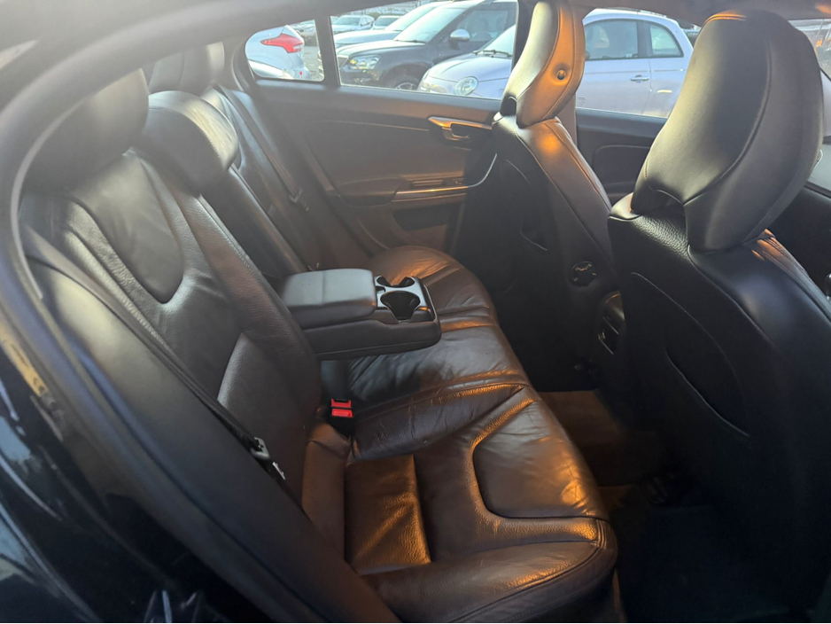 2012 Volvo S60 - image 12