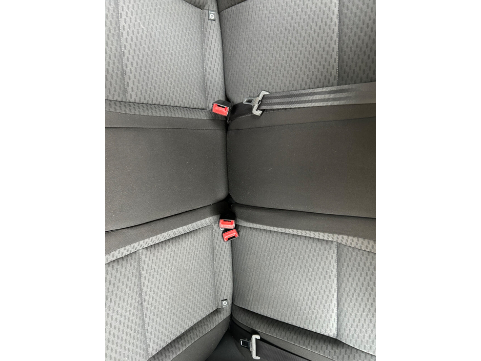 2011 Skoda Fabia - image 14