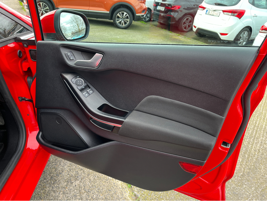 2018 Ford Fiesta - image 12