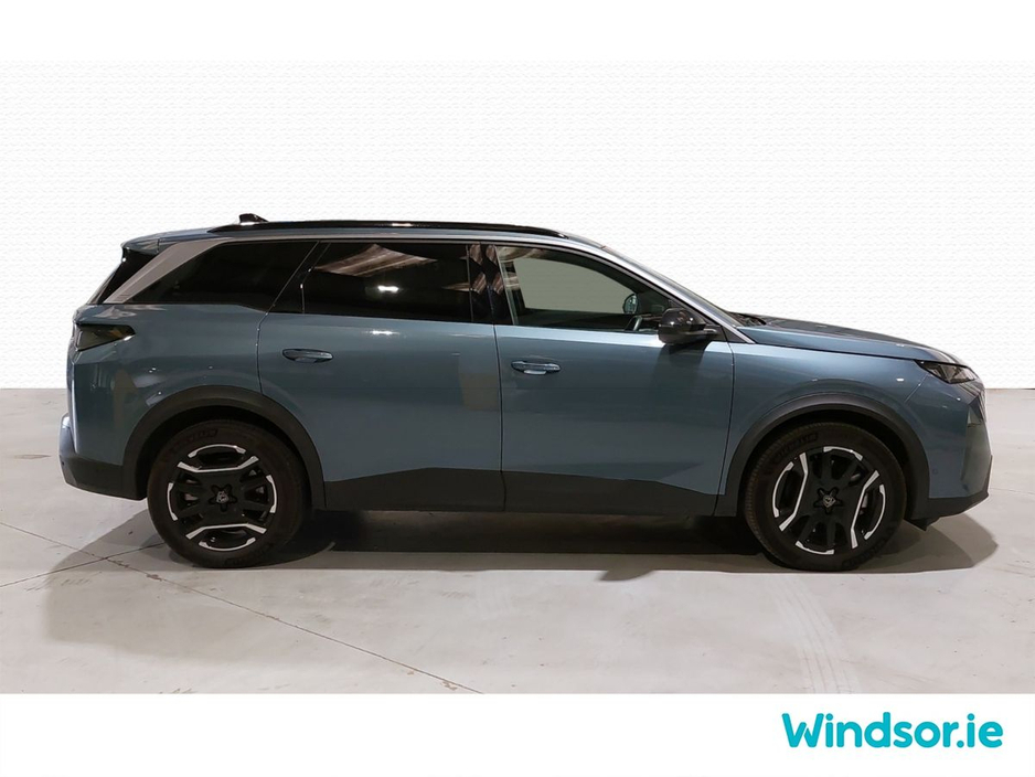 2025 Peugeot 5008 - image 8