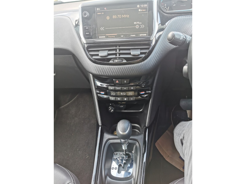 2019 Peugeot 2008 - image 18