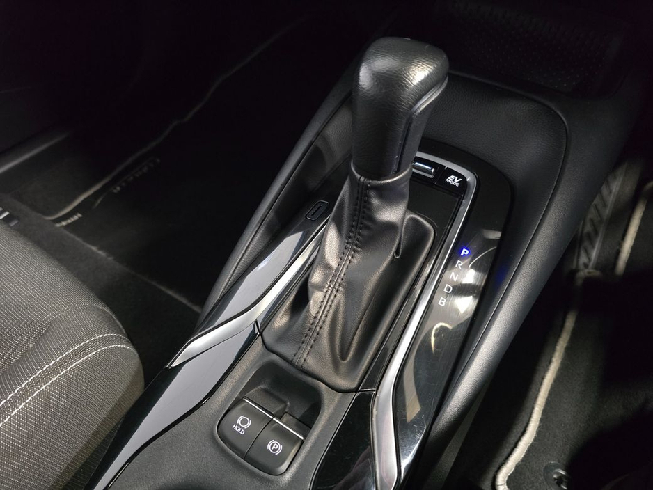 2023 Toyota Corolla Hybrid Luna H/B Automatic €24,750