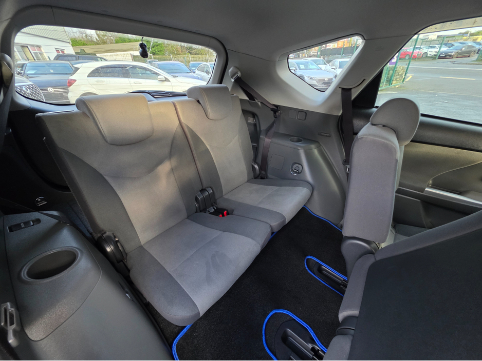 2013 Toyota Prius Alpha (7 Seater) - SELF CHARGING HYBRID -ALLOYS - REVERSE CAMERA -SIMI DEALER - LOW ROAD TAX BAND €13,450