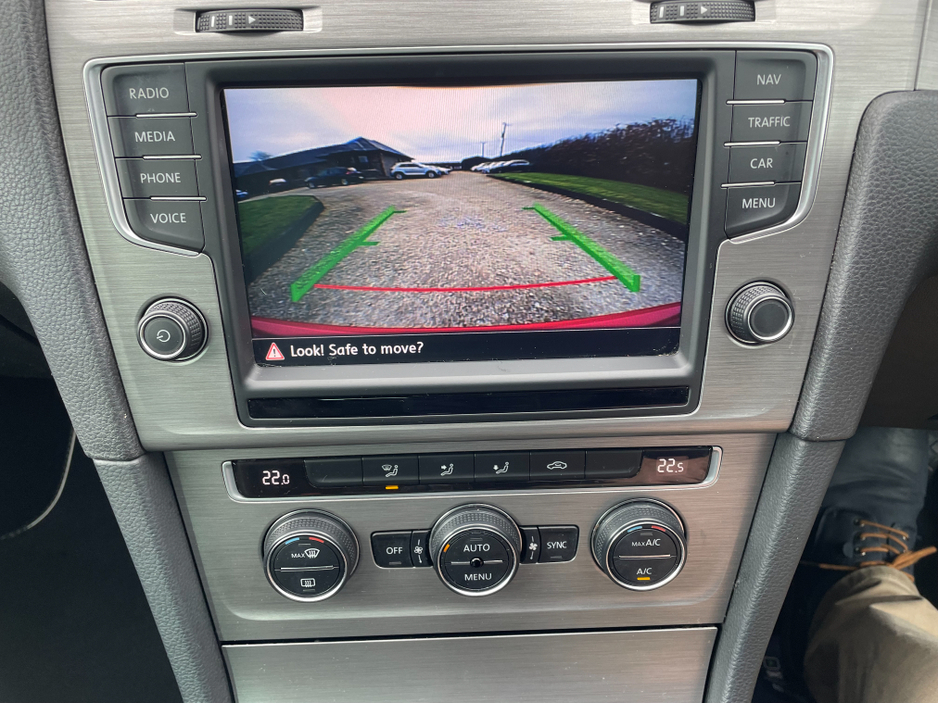 2017 Volkswagen Golf - image 11