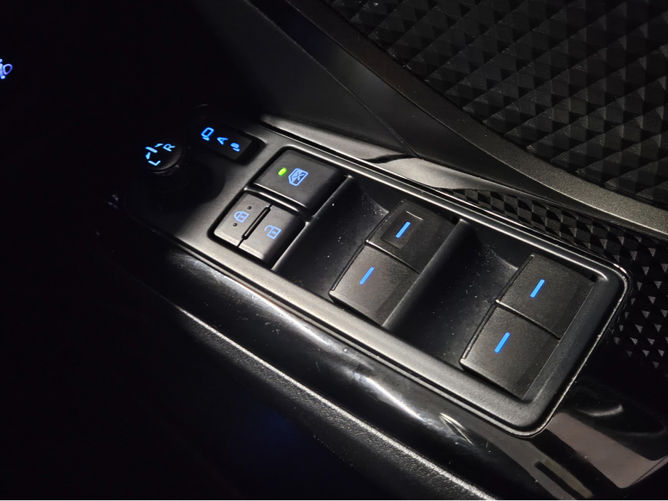 2023 Toyota C-HR HYBRID SPORT 4DR AUTO €25,950