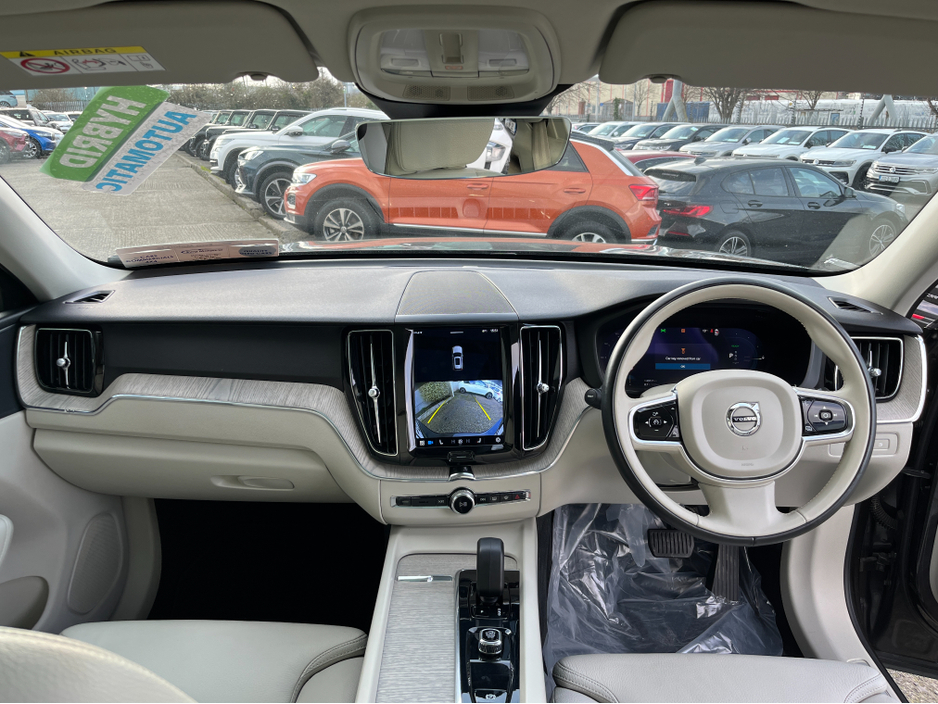 2023 Volvo XC60 - image 15