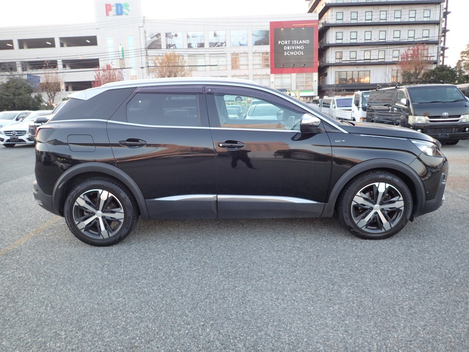 2018 Peugeot 3008 - image 3