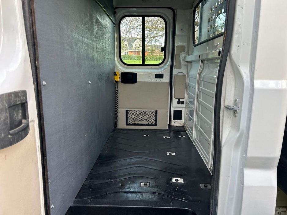 2019 Peugeot Boxer - image 9