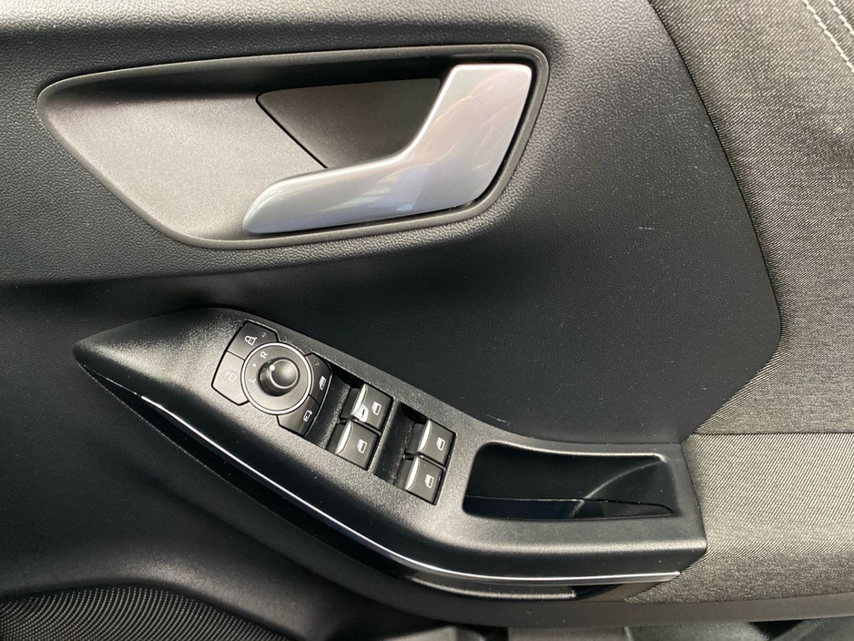 2023 Ford Puma - image 11