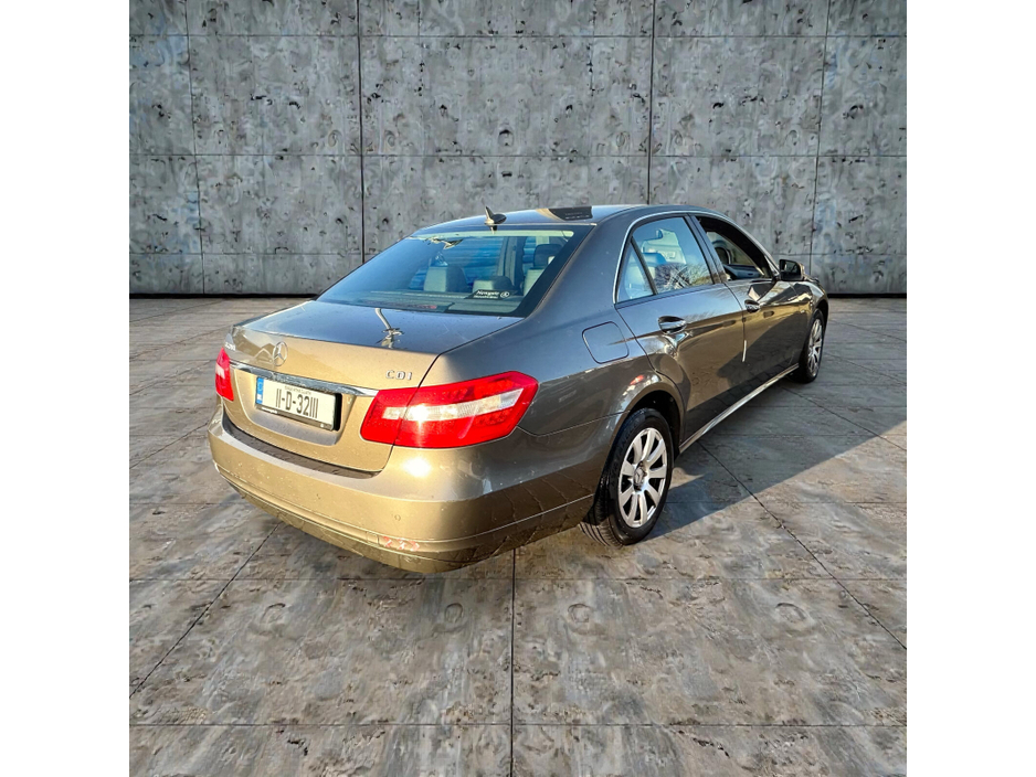 2011 Mercedes-Benz E Class E 200 CDI BlueEfficiency Classic A/T R12 €5,888
