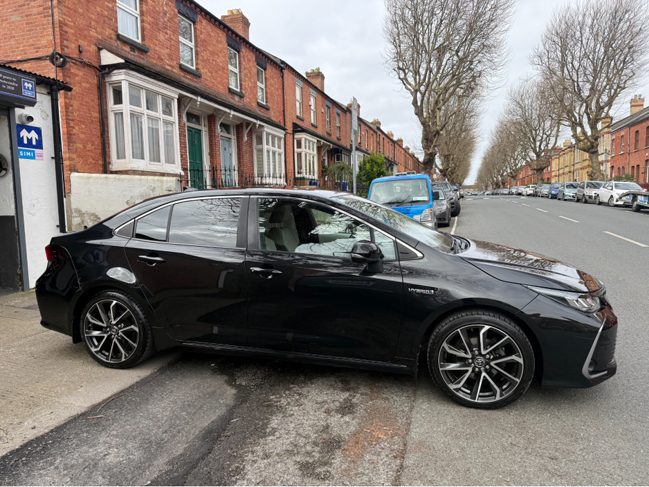 2021 Toyota Corolla - image 4