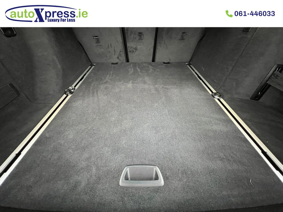 2017 BMW 3 Series - image 10