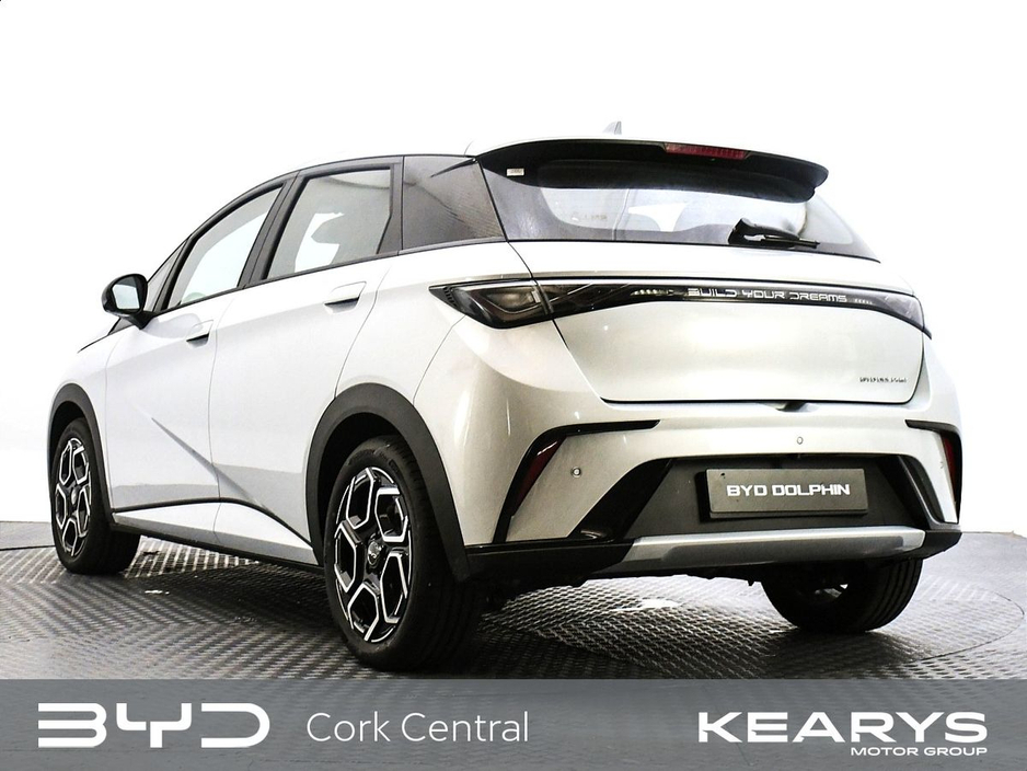 2025 BYD Dolphin - image 6