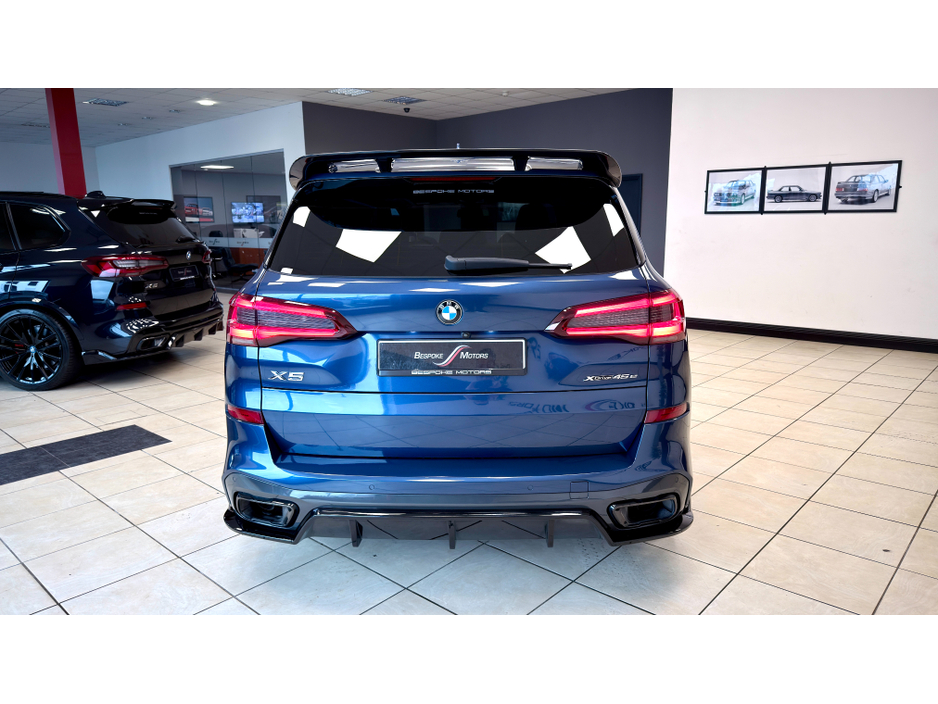 2020 BMW X5 - image 28