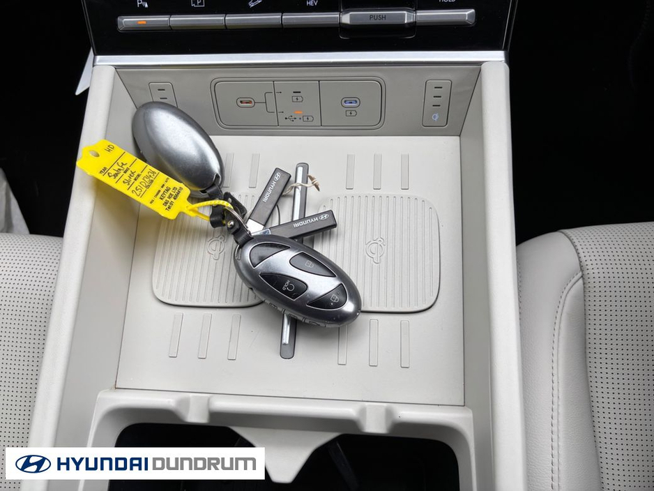 2025 Hyundai Santa Fe - image 22