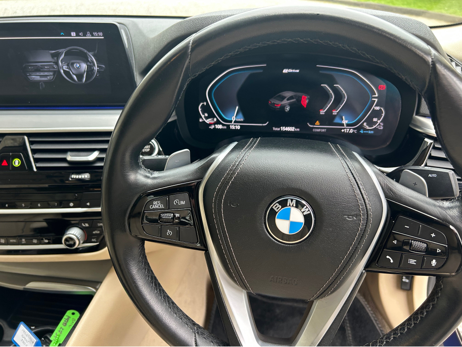 2019 BMW 5 Series - image 9