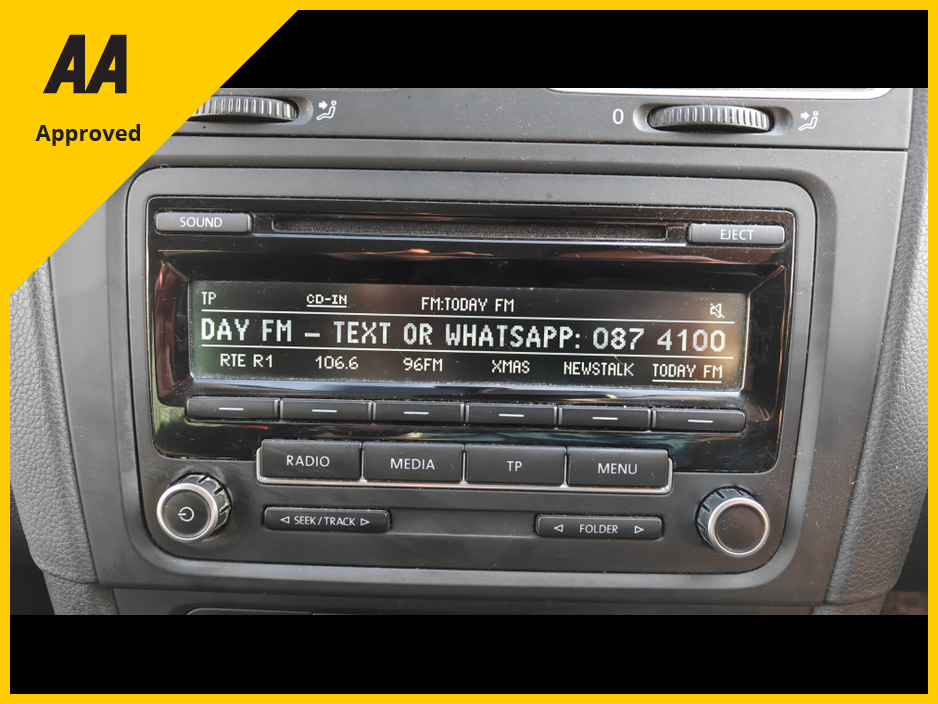 2012 Volkswagen Golf - image 22