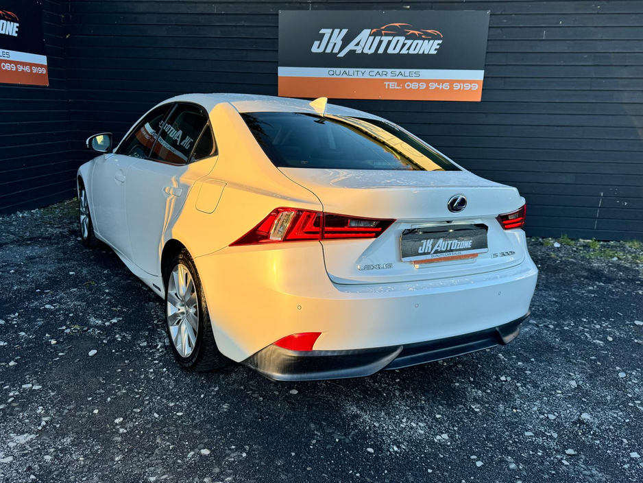 2013 Lexus IS 300 h 2.5 HYRBID €14,995
