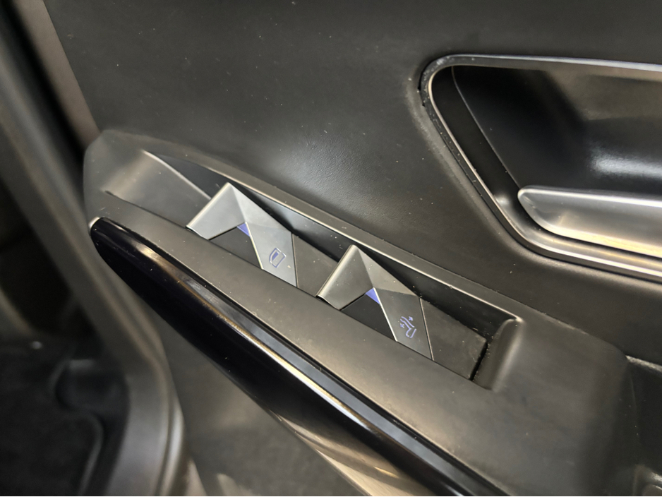 2023 DS Automobiles DS 7 Crossback - image 5