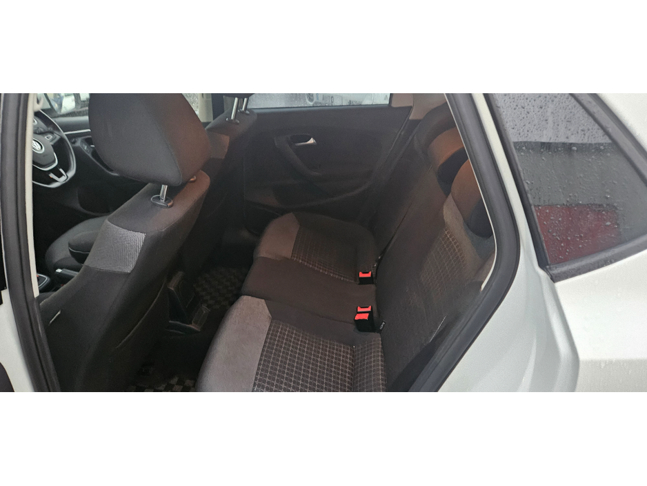 2015 Volkswagen Polo auto 1.2 comfortline plus low kms high spec €10,995