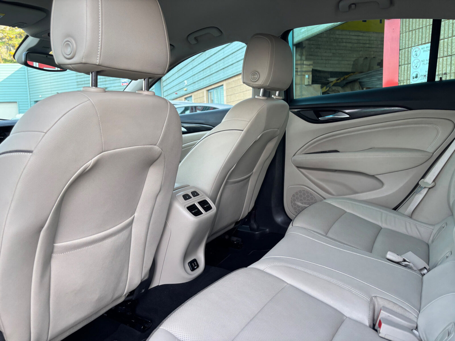 2017 Opel Insignia - image 16