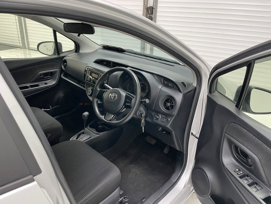 2019 Toyota Yaris - image 9