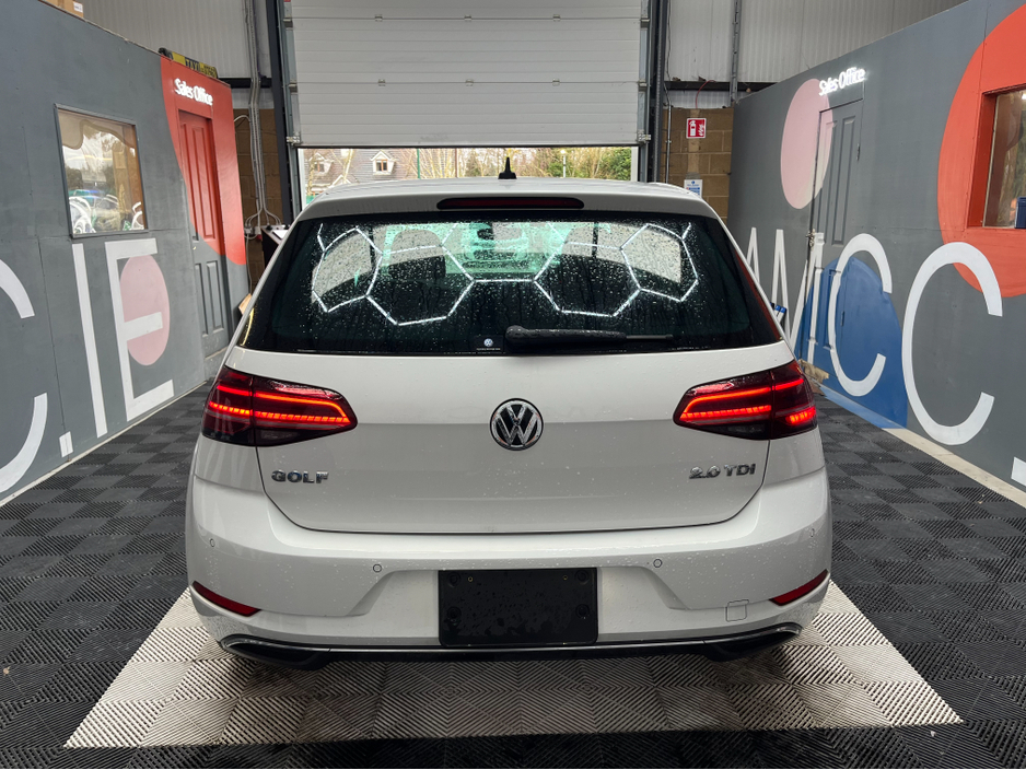 2020 Volkswagen Golf - image 3