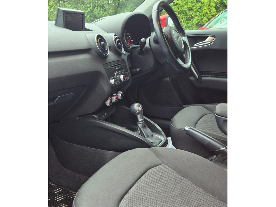 2014 Audi A1 - image 18