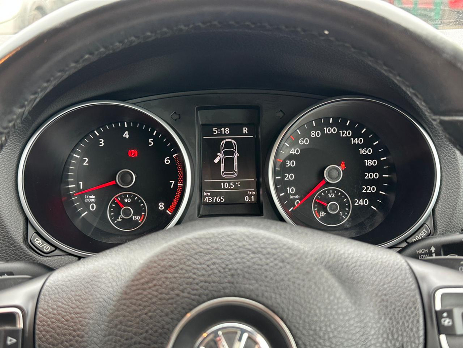 2012 Volkswagen Golf - image 19