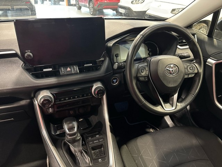 2024 Toyota Rav4 - image 8