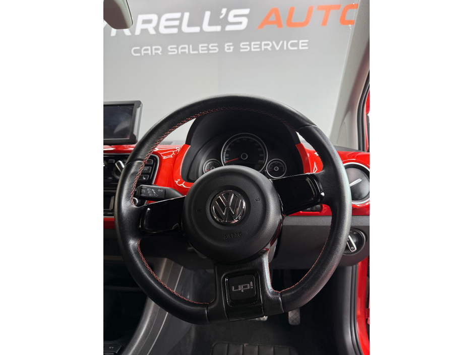 2014 Volkswagen up! - image 17