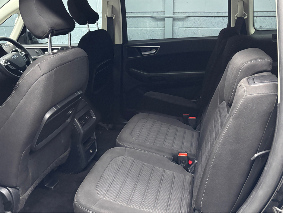 2017 Ford Galaxy - image 10
