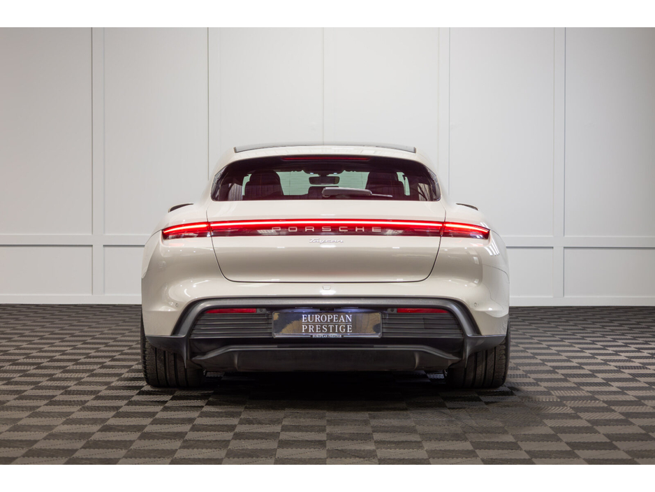 2023 Porsche Taycan - image 5