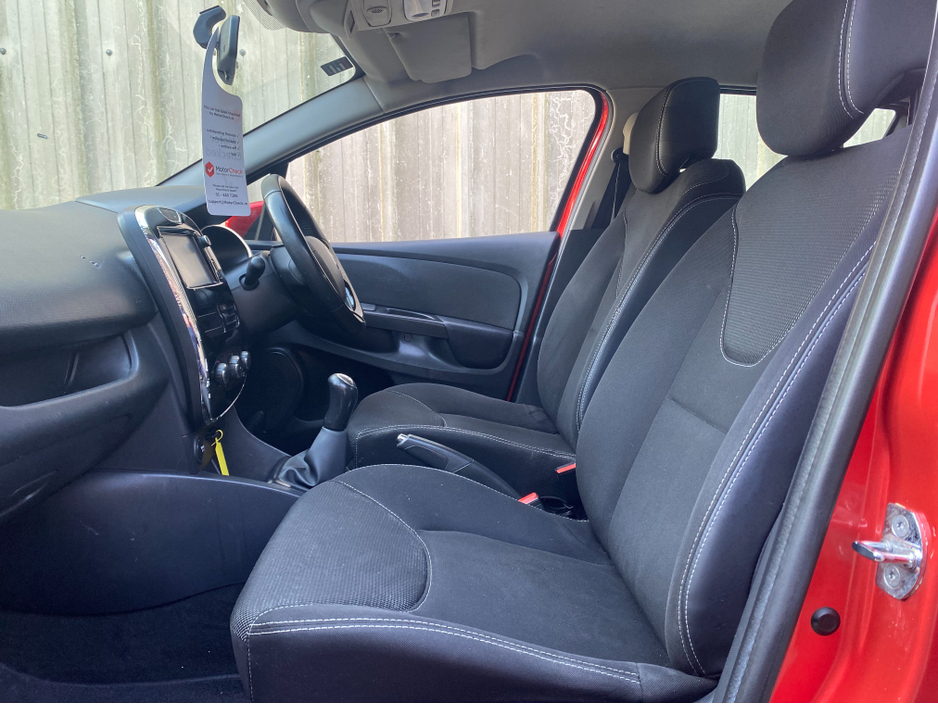 2014 Renault Clio - image 5