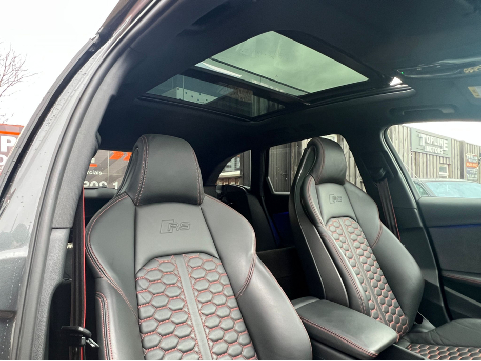 2021 Audi RS4 - image 14
