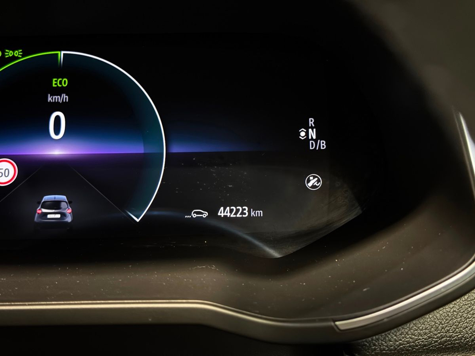 2020 Renault Zoe R135 Z.E 50 Iconic CCS Rapid charge €12,995