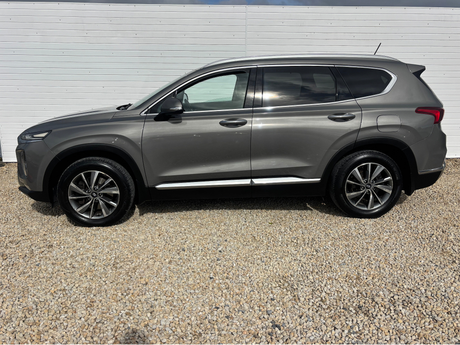 2018 Hyundai Santa Fe - image 9