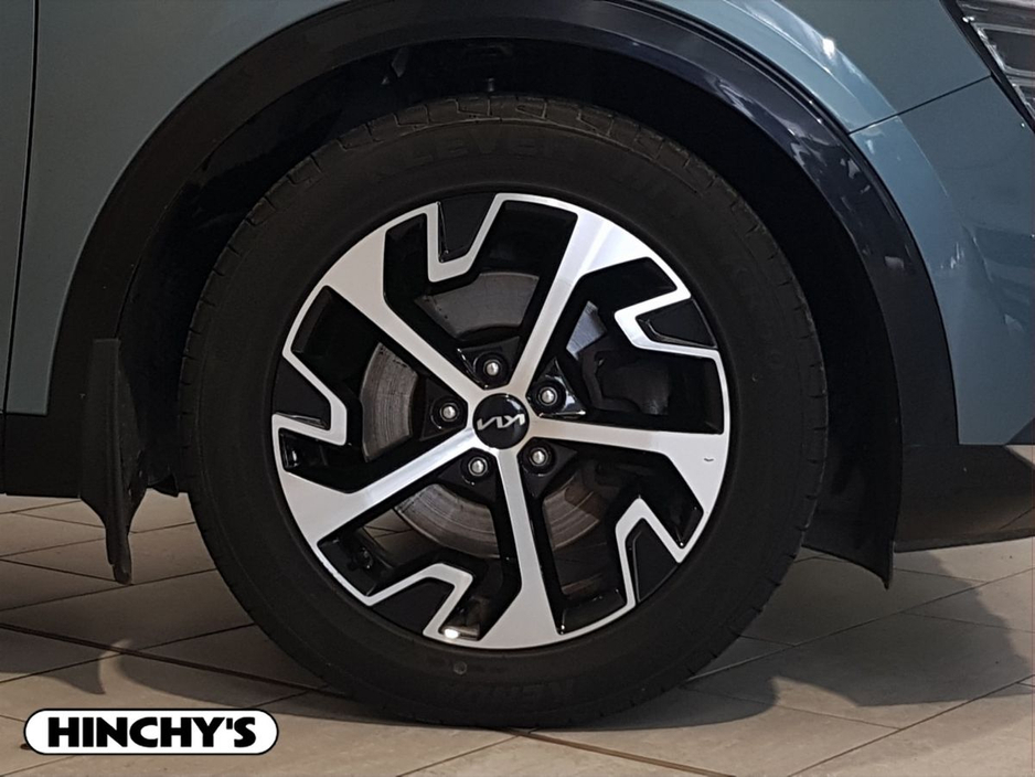 2022 Kia Sportage - image 8