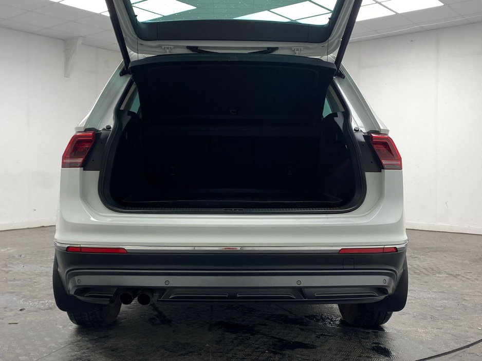 2019 Volkswagen Tiguan - image 9